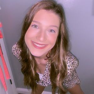 Meet your Posher, Alexis